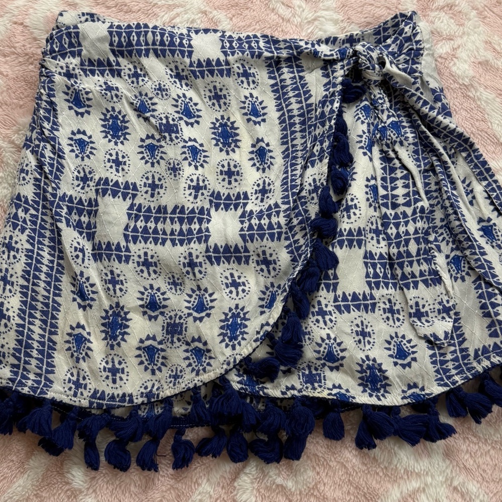 Forever 21 Blue and White Patterned Skirt